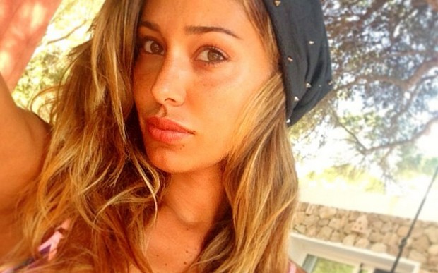 Belen Rodriguez incinta: Santiago esulta, Stefano de Martino tace ma&#8230;