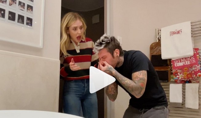 Fedez fa spaventare e piangere Chiara Ferragni, il video dello scherzo virale