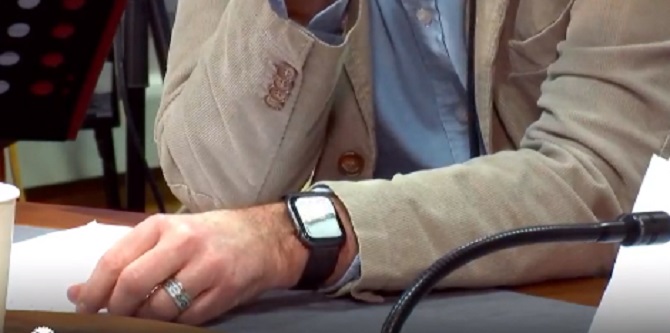 Corrado Formigli e l&#8217;orologio al polso di Topolino: &#8220;Una volta lo portai in onda per sbaglio&#8221; (Video)