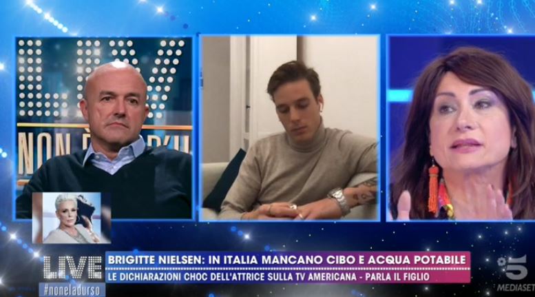 Live Non è la D&#8217;Urso, Aaron Nielsen spiega le dichiarazioni della madre Brigitte sul &#8216;cibo e acqua pulita&#8217; assente in Italia