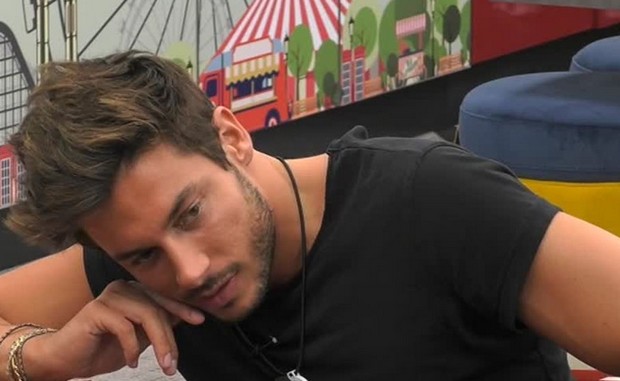 Grande Fratello Vip 4, le reazioni dopo l&#8217;addio di Adriana Volpe. Andrea Denver: &#8220;Bisogna essere positivi&#8221;