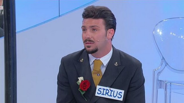 Uomini e Donne, parla il titolare dell&#8217;agenzia di spettacolo di Sirius: &#8220;Gli abbiamo chiesto di rimuoverci&#8230;&#8221;