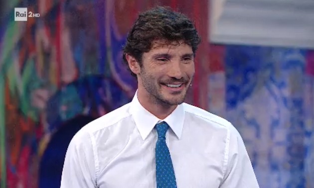 Stefano De Martino, flirt con una conduttrice? La smentita a Made in Sud