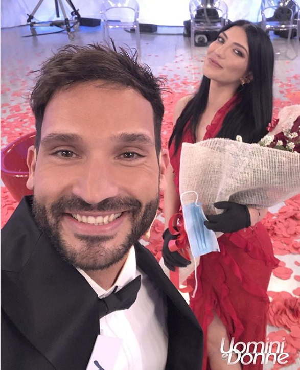 Uomini e Donne, Sammy Hassan e Giovanna Abate: primo selfie di coppia (foto)