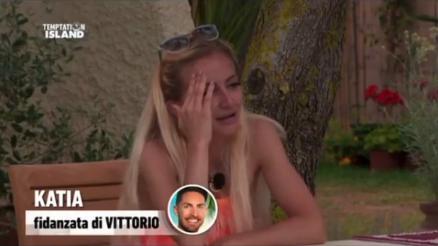 Temptation Island, Katia Fanelli: &#8220;E&#8217; un&#8217;edizione moscia, menomale che c&#8217;è Antonella Elia&#8230; GF Vip? Ci correrei!&#8221;