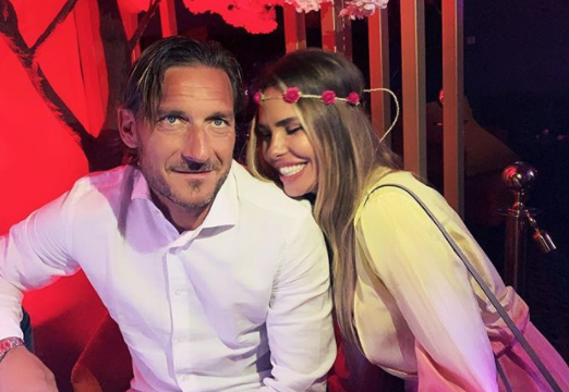 Ilary Blasi e Francesco Totti, il lato b della figlia Chanel finisce in copertina: lo sfogo su Instagram