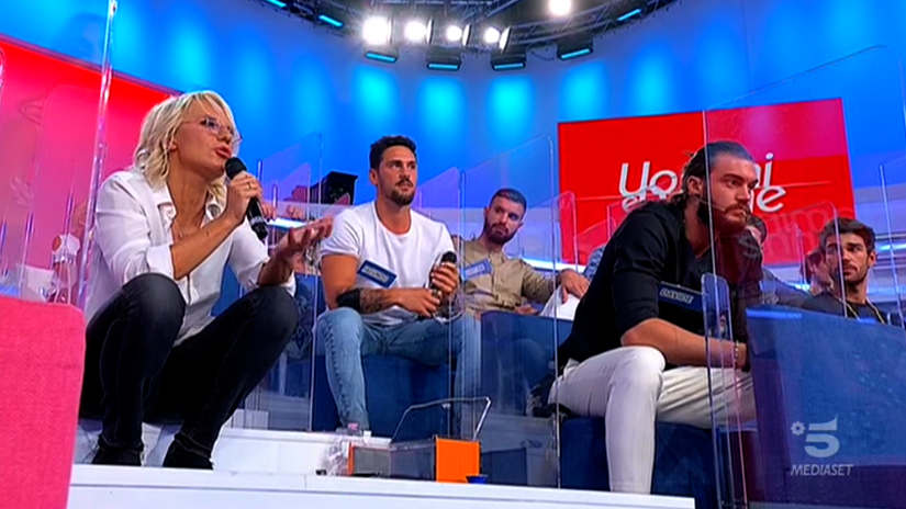 Uomini e donne, Maria De Filippi &#8216;caccia&#8217; Facundo: &#8220;Te ne devi andà&#8221; (VIDEO)