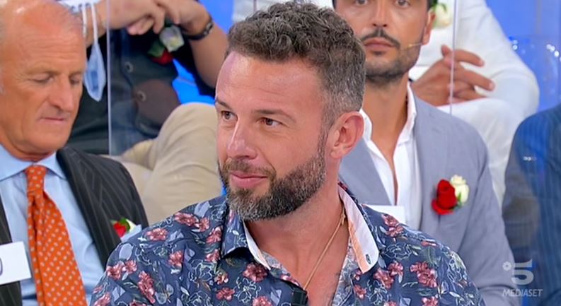 Uomini e Donne, Costantino chiude la conoscenza con Iolanda