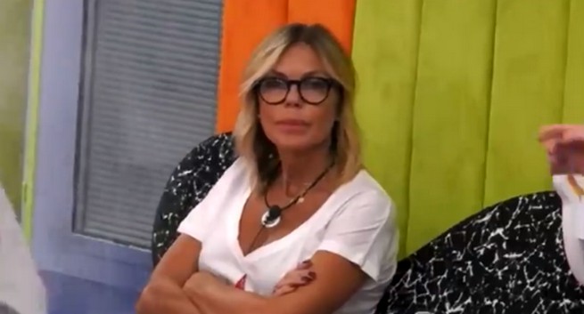 Grande Fratello Vip 2020, Matilde Brandi: &#8220;Gioco al massacro, non ce la faccio&#8221; (VIDEO)