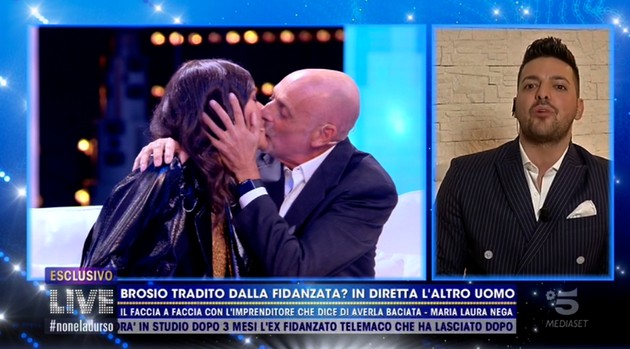 Paolo Brosio bacia in diretta la fidanzata Maria Laura De Vitis (video)