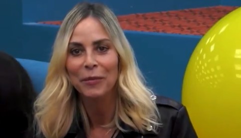 Grande Fratello VIP: l&#8217;aereo per Stefania Orlando scambiato per Sonia Lorenzini, poi la sorpresa!