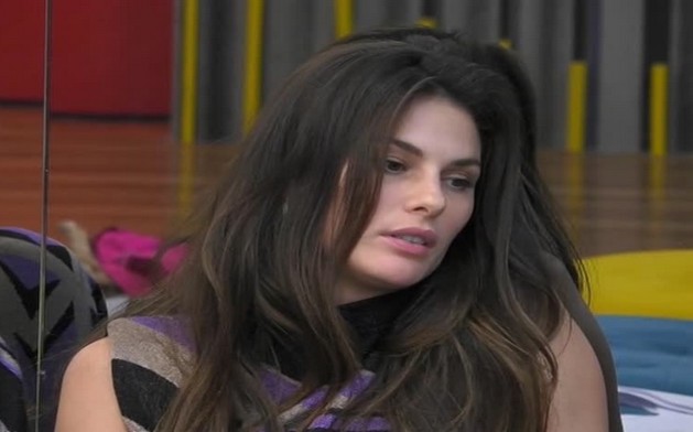 Dayane Mello
