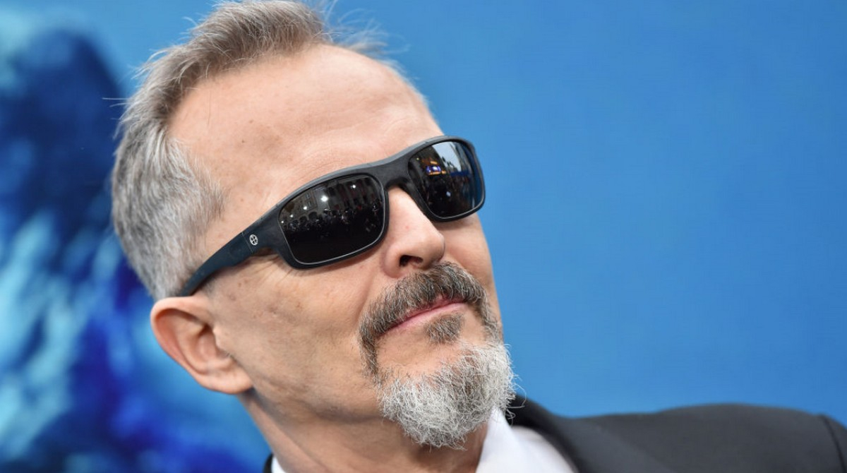 Miguel Bosé: &#8220;COVID? Sono un negazionista a testa alta. Non è stato il virus a uccidere mia madre&#8221;