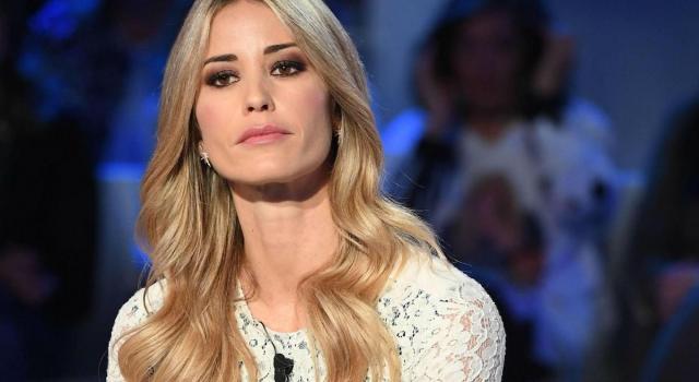 Elena Santarelli, lo sfogo contro i rifiuti a Roma: &#8220;Topi e gabbiani faranno selfie con voi&#8221;