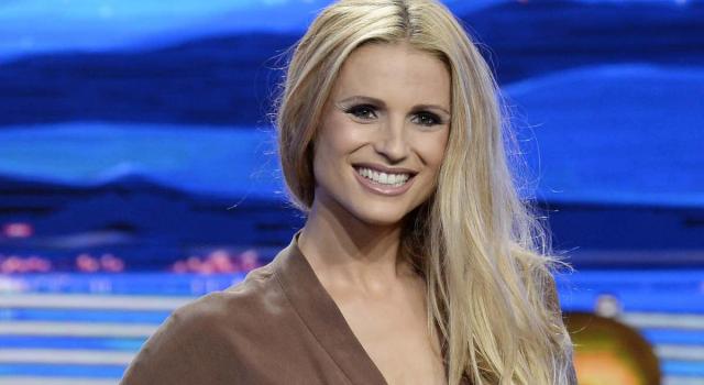 Michelle Hunziker ed Eros di nuovo insieme per il video di Ama: &#8220;L&#8217;amore evolve&#8221;