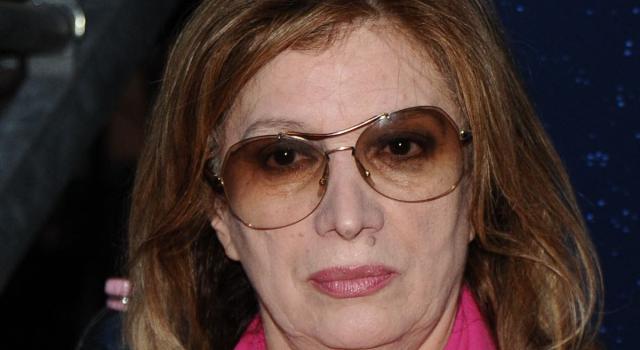 Iva Zanicchi, la gaffe con Drusilla: &#8220;C&#8217;è stato un problema col microfono&#8221;