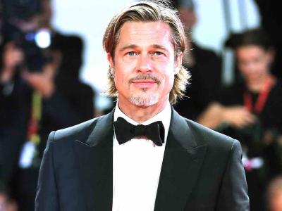 Brad Pitt cede alla gonna: il look no gender sul red carpet a Berlino