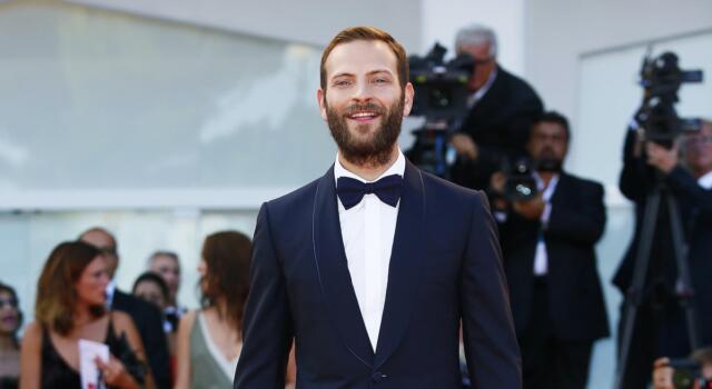 Alessandro Borghi shock: “Ho la sindrome di Tourette”