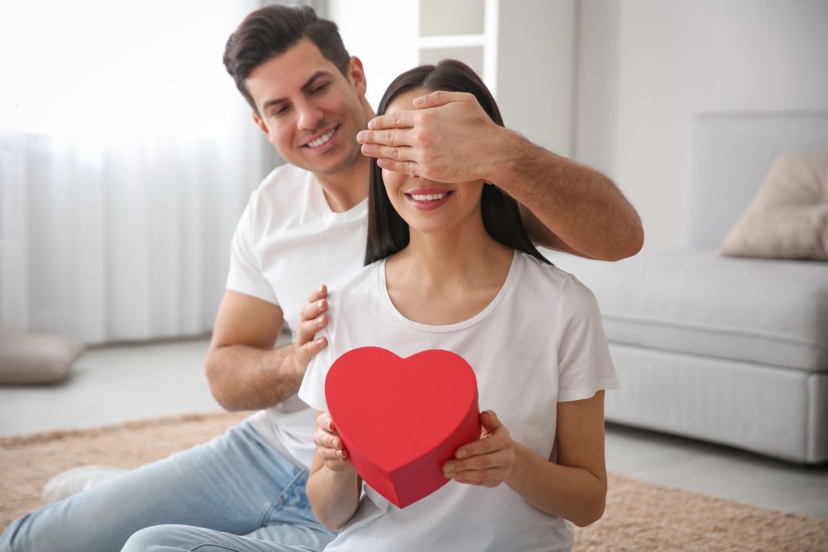 coppia sorpresa regalo san valentino