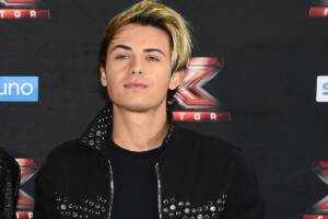 Federico Rossi, chi è la ragazza baciata al Tim Summer Hits