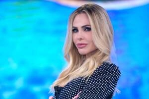 Ilary Blasi, l’avvistamento in mezzo al mare lascia senza fiato: il video