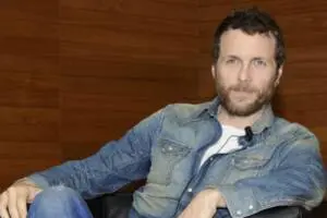 Jovanotti in sedia a rotelle dopo l&#8217;incidente in bici: &#8220;Non posso tornare in Italia perché&#8230;&#8221;