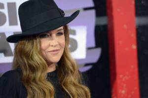 Lisa Marie Presley, le cause della morte: &#8216;Complicazioni dovute a un vecchio intervento chirurgico&#8217;