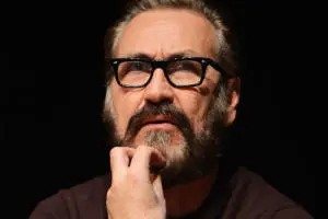 Marco Giallini e la morte della moglie: "Dopo 12 anni vivo ancora con lei accanto"