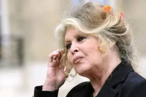 Paura per Brigitte Bardot: la diva francese ha avuto un malore