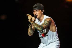 Ultimo, l&#8217;ex fidanzata protagonista al concerto: cosa ha fatto