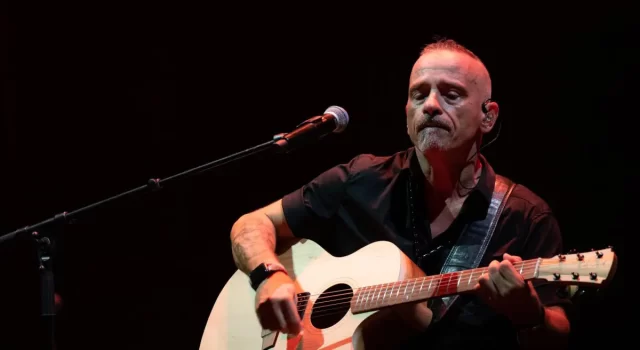 Eros Ramazzotti pazzo d&#8217;amore per Dalila Gelsomino: la dedica via social