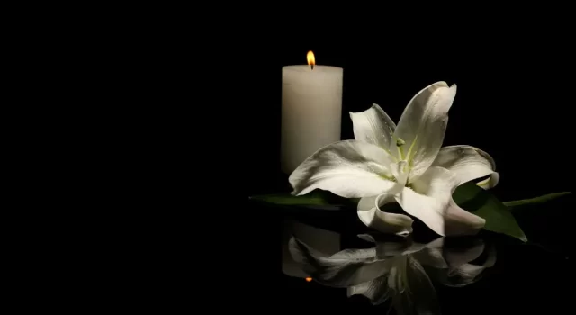 Euphoria, l&#8217;attore Angus Cloud è morto a 25 anni: una settimana fa era scomparso il padre