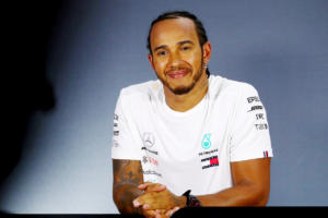 Lewis Hamilton e Shakira nuova coppia dell'estate? 'Lui va a trovarla di notte'
