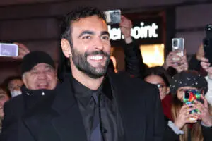 Marco Mengoni e il giallo del profilo Tinder: parla il suo amico