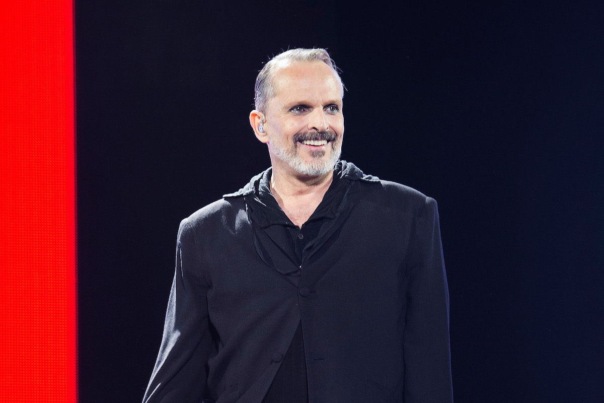 Miguel Bosé rapinato in casa da un commando armato: 'Pistola puntata alla tempia'