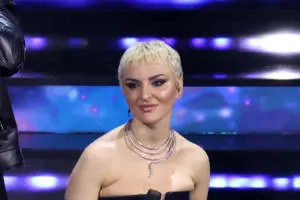 Arisa e la dura infanzia: "Sono stata forgiata anche a botte"