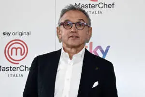 Ballando con le Stelle, uno dei vip si sfila dal cast: di chi si tratta