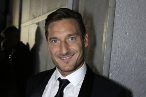 Francesco Totti, la festa di compleanno organizzata da Noemi: gli ospiti e i dettagli