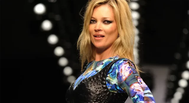 Kate Moss, la foto senza trucco lascia i fan senza parole: &#8216;Irriconoscibile&#8217;