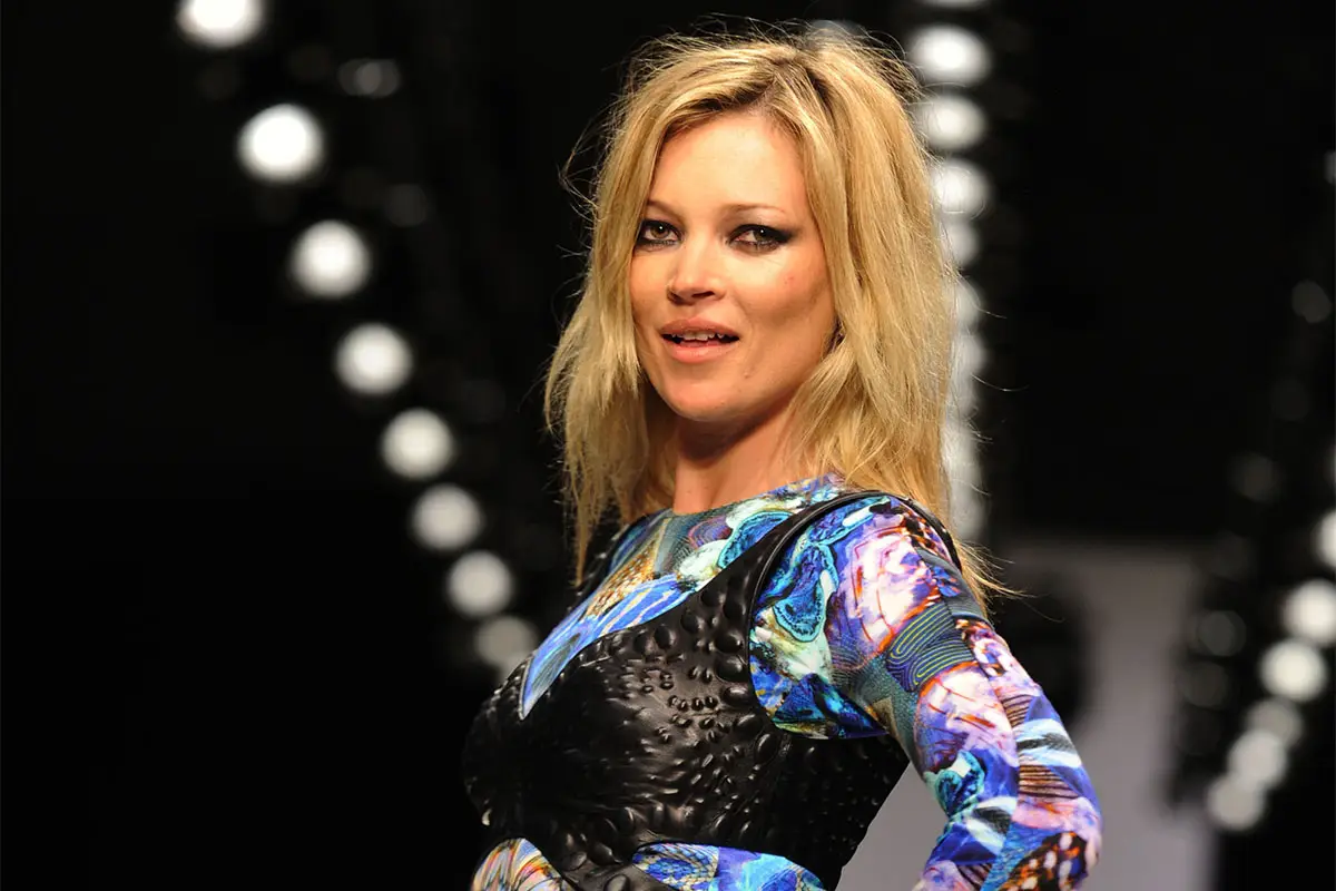 Kate Moss, la foto senza trucco lascia i fan senza parole: 'Irriconoscibile'