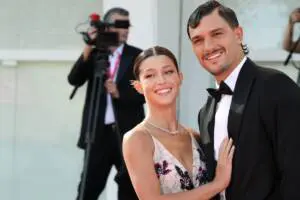 Natalia Paragoni si confessa: &#8216;Il rapporto con Andrea non è più lo stesso, ci sono fattori di rischio&#8217;