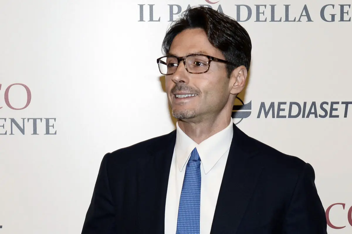 Pier Silvio Berlusconi, la bordata di un ex volto de Il Collegio: 'Al GF dovevi prendere gente come me'