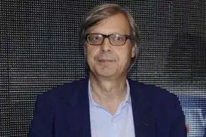 &#8220;Politico fiorentino già amante della D&#8217;Urso&#8221;: brusco stacco su Sgarbi a Pomeriggio 5