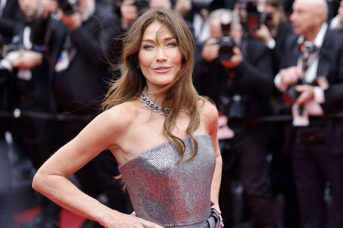 Carla Bruni rivela: 'Mi è stato diagnosticato un tumore'