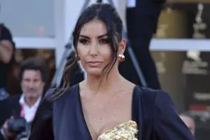 Elisabetta Gregoraci crolla per il pesante lutto: &#8220;Il cuore pieno di tristezza&#8221;