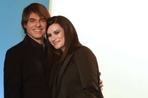 Laura Pausini: "Io e Paolo? Non siamo normali. I nostri amici dicono..."
