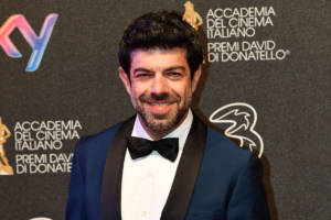 Pierfrancesco Favino: 'Ho avuto un'esperienza con un uomo, almeno mi sono tolto lo sfizio'