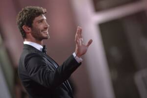 Stefano De Martino, l'indiscrezione: al suo compleanno c'era un'altra donna