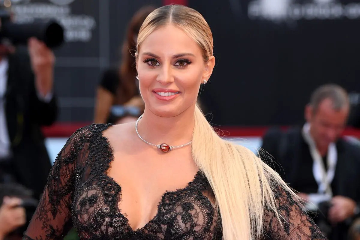 Francesca Brambilla sfoggia il pancione: 'Gemelli? Ecco la verità'