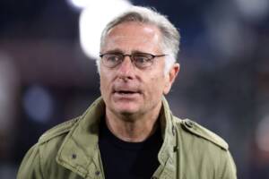 Paolo Bonolis: "Da piccolo problemi di balbuzie. Donne? Mai priverei della libertà"